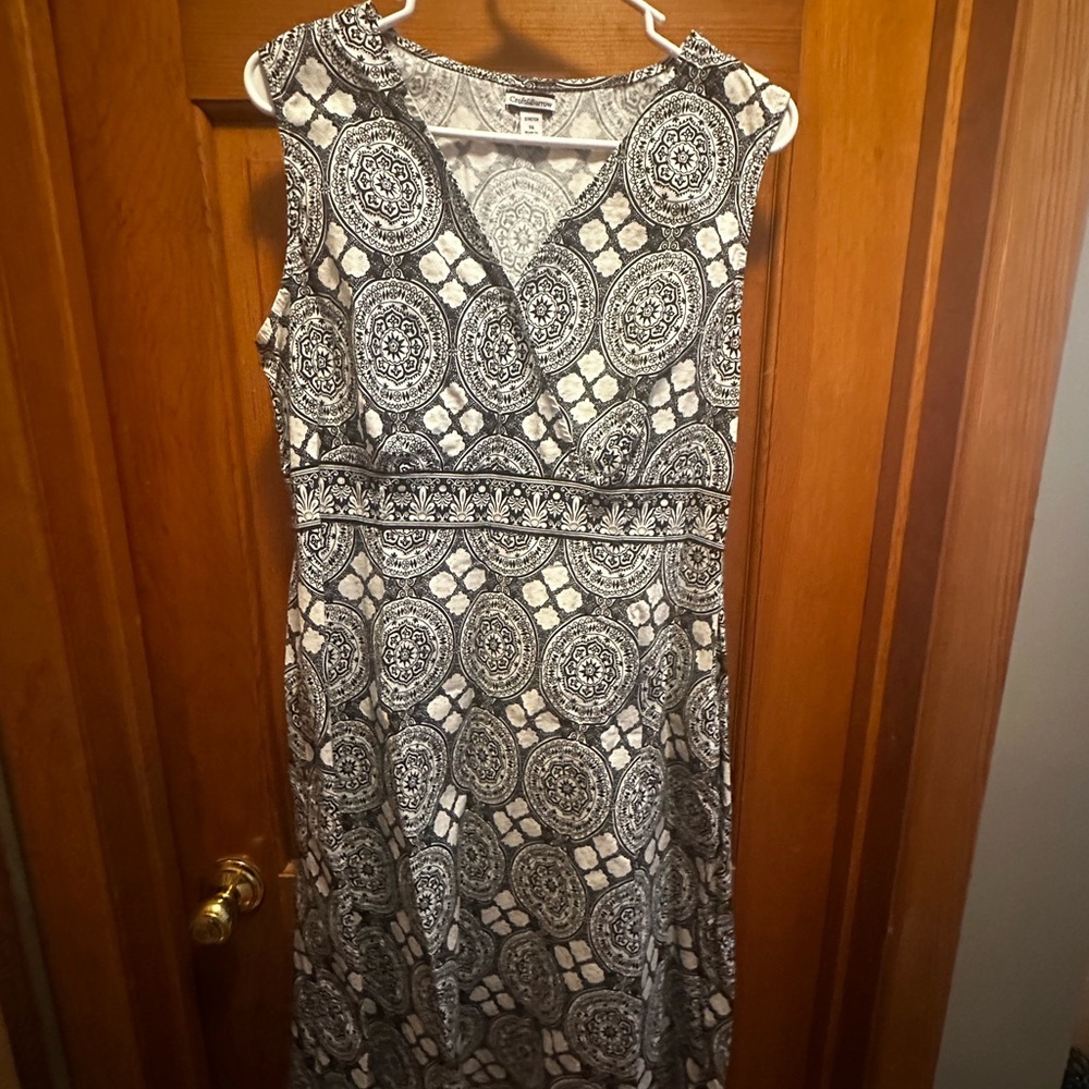 Croft & Barrow Black and White Geometric Midi Dress
